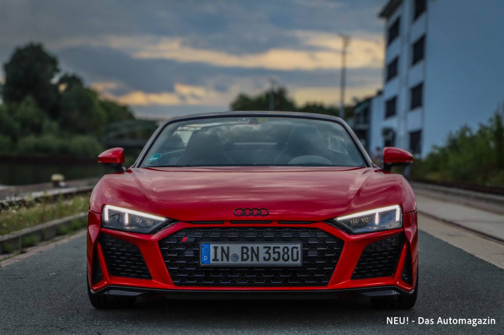 Audi R8 Spyder RWD Front