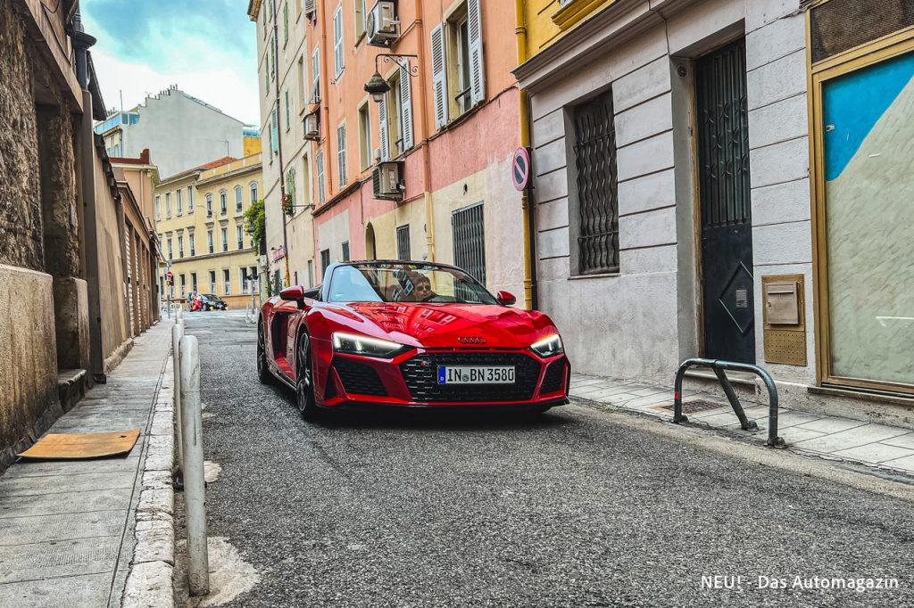 Audi R8 Spyder RWD Italien Altstadt