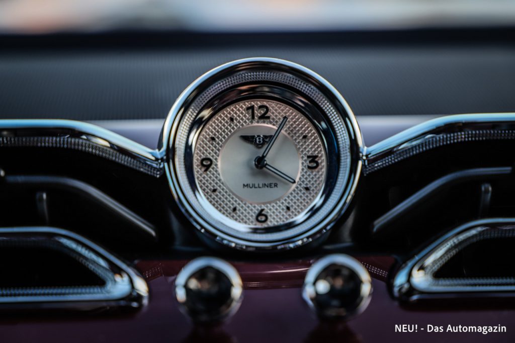 Bentley Bentayga EWB Uhr