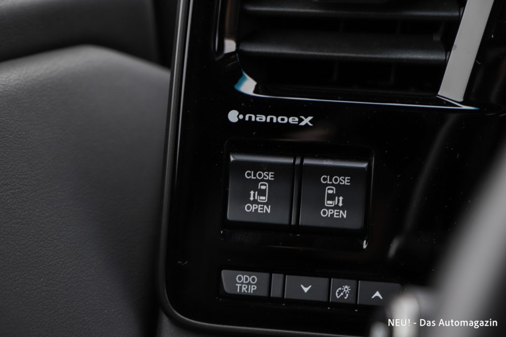 Lexus LM 350h elektrische Schiebetüren