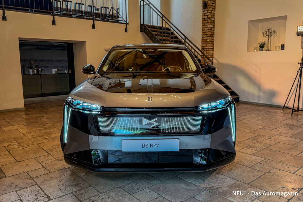 DS No.7 Front
