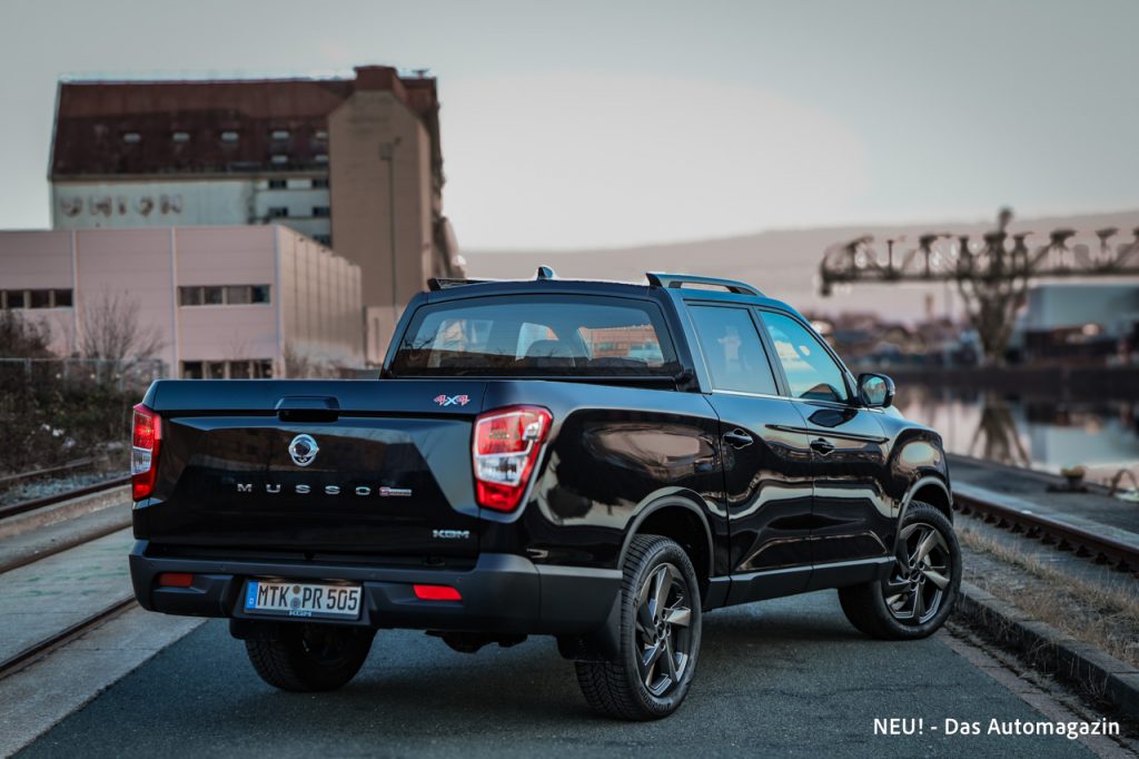 KGM Musso Grand rear