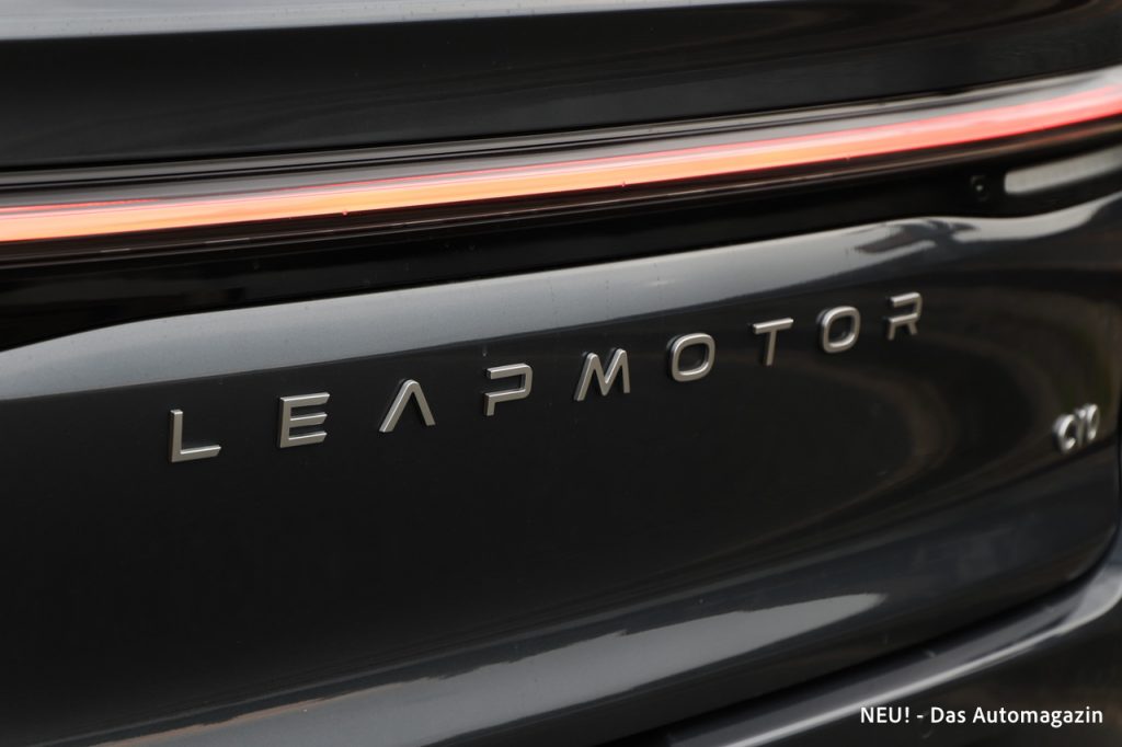 Leapmotor Schriftzug