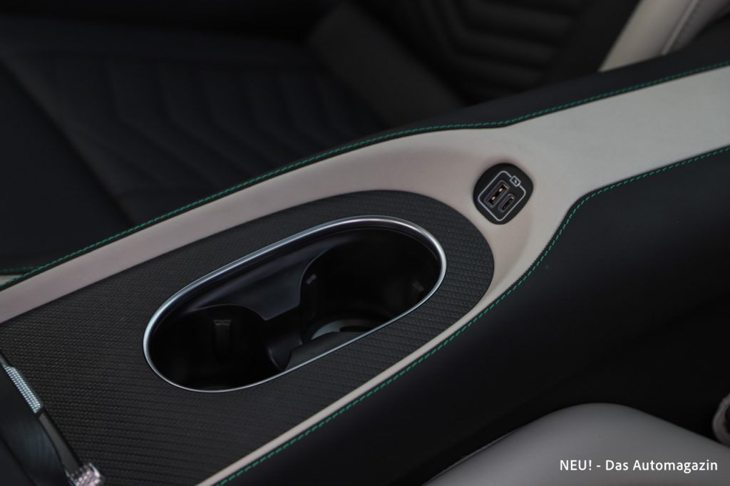 Maserati GranTurismo Trofeo USB Anschlüsse hinten