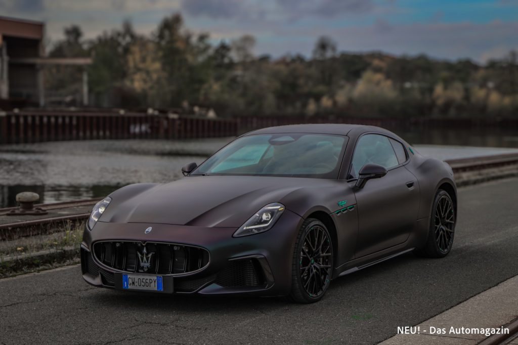 Maserati GranTurismo Trofeo front view