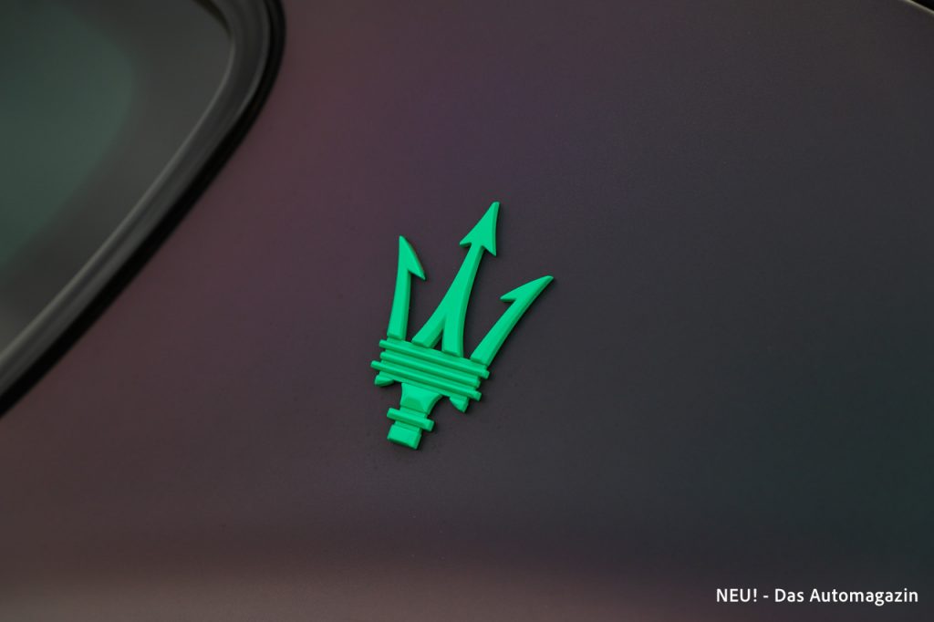 Maserati Dreizack Mintgrün