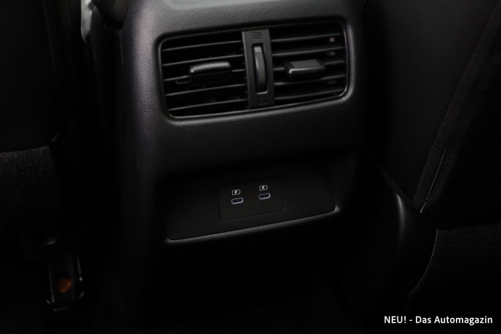Nissan Qashqai e-Power USB-C hinten