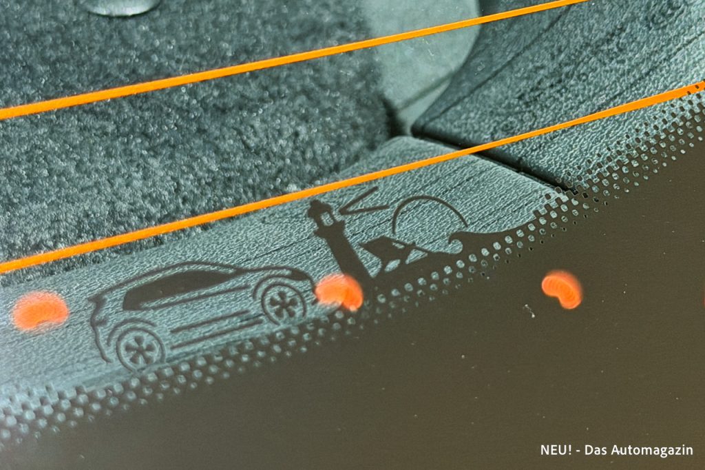 Mini-ID.Polo auf Heckscheibe