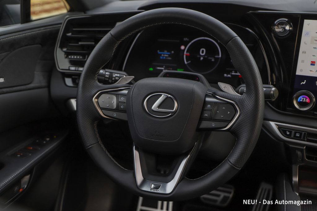 Lexus RX 500h Lenkrad