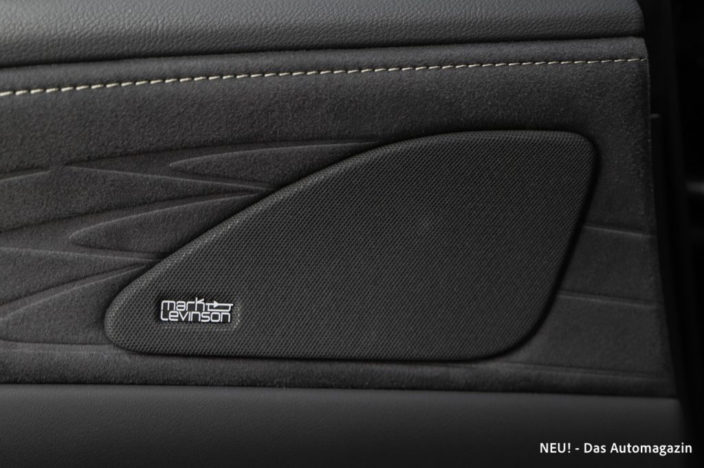 Lexus RX 500h Mark Levinson High-End Soundsystem