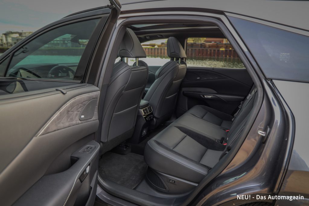 Lexus RX 500h Fond