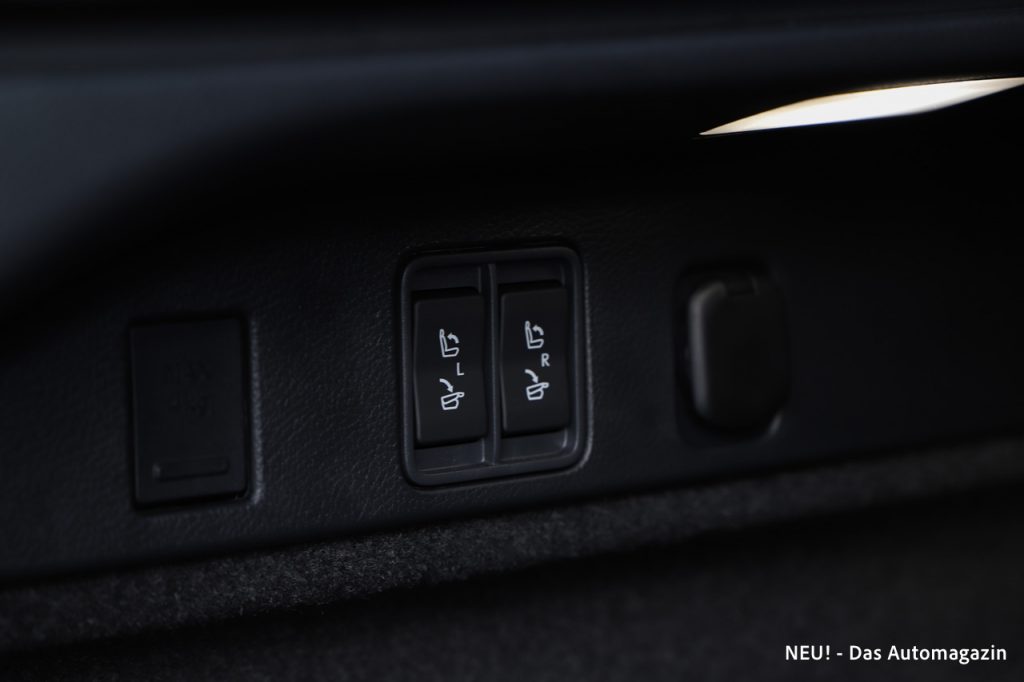 Lexus RX 500h elektrisch umlegbare Rücksitzlehnen