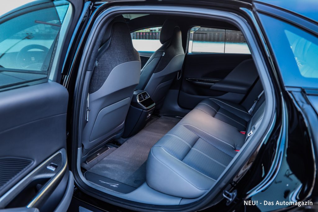 Lucid Air Grand Touring Fond