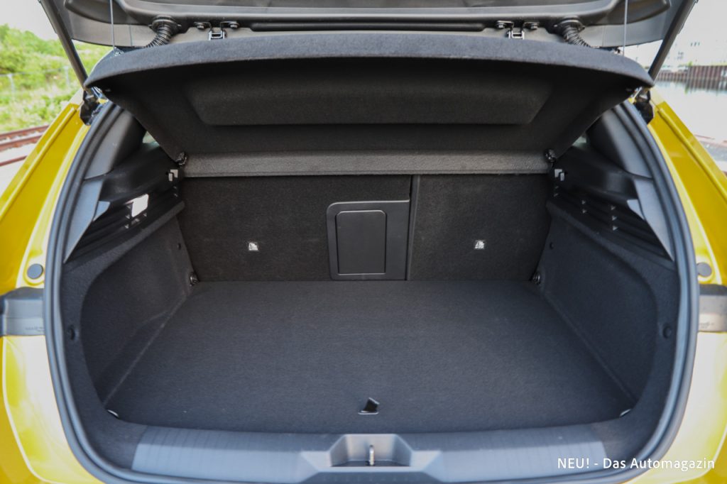 Opel Astra PHEV Facelift Kofferraum