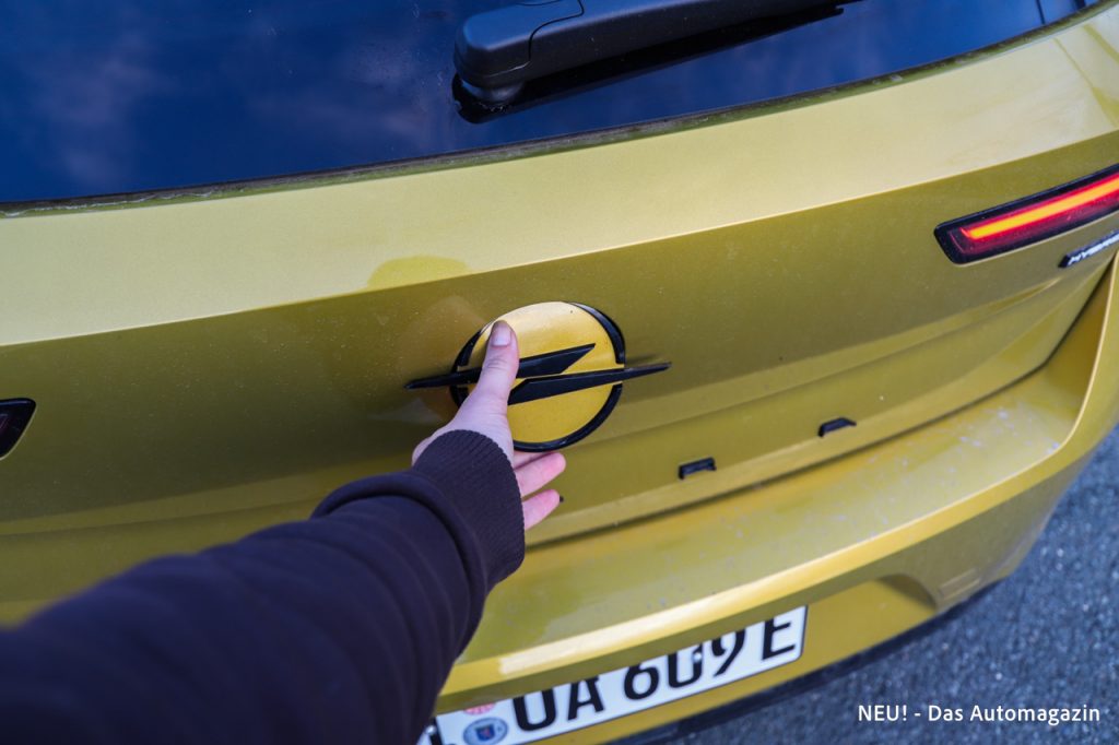 Opel Astra PHEV Facelift Griff Kofferraum