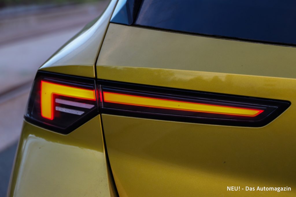 Opel Astra PHEV Facelift Heckleuchte
