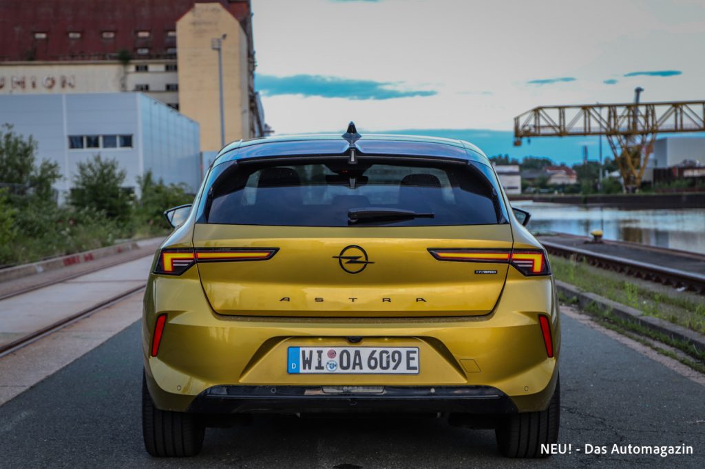 Opel Astra PHEV Facelift Heck