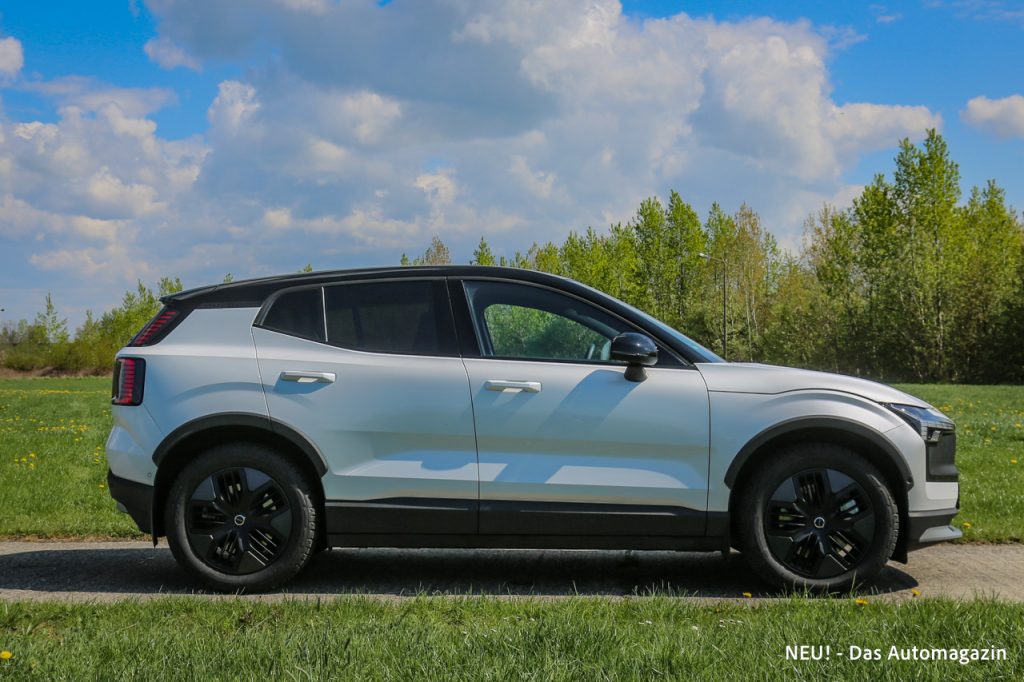 Volvo EX30 Cross Country Seite