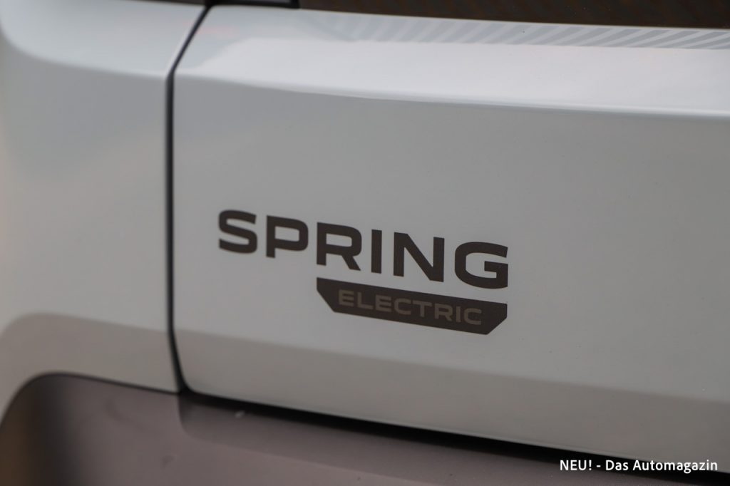 Spring Electric Schriftzug