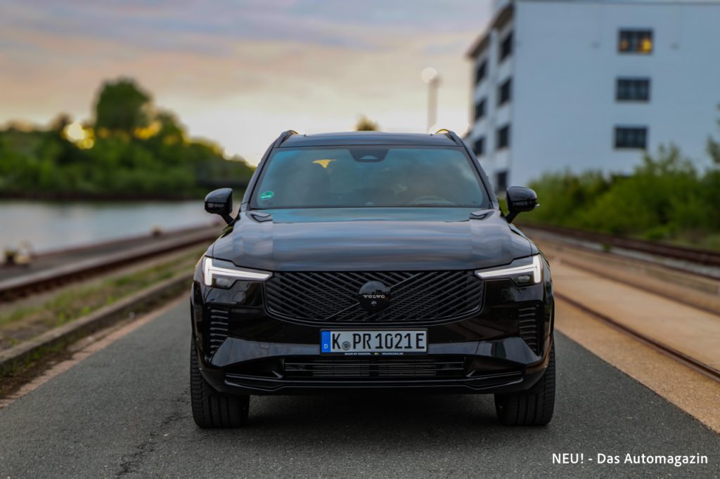 Volvo XC90 T8 Front