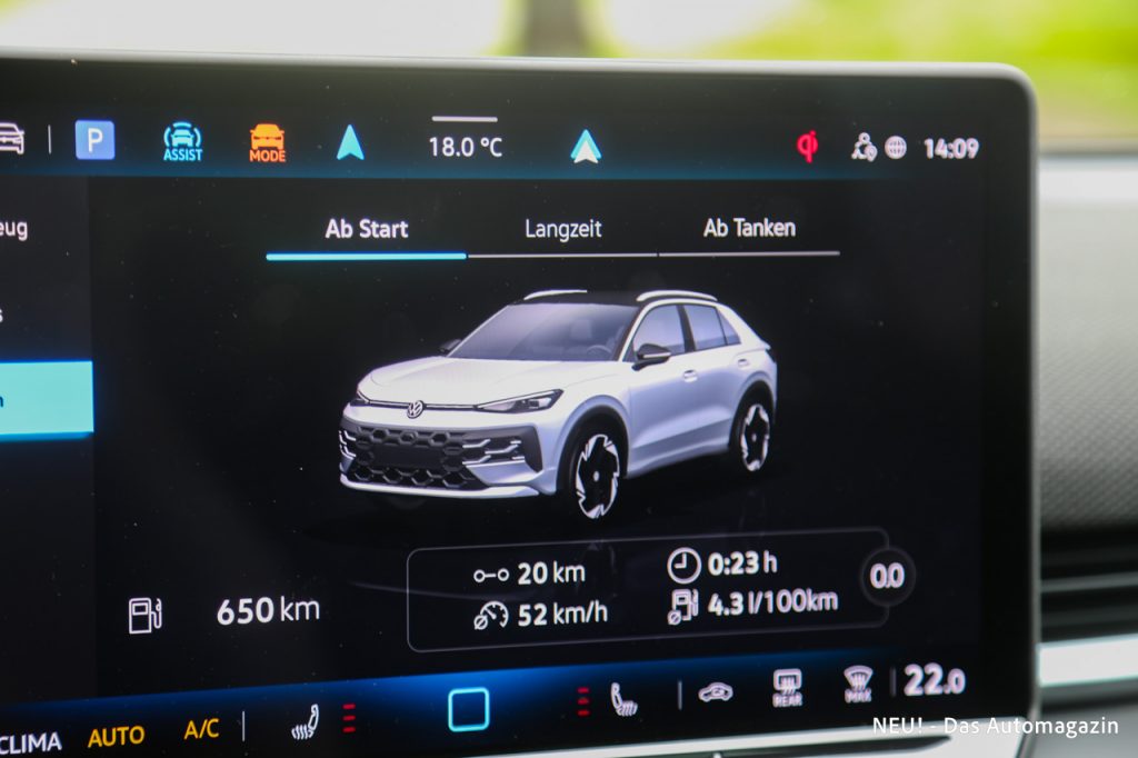 VW T-Roc eTSI Infotainment
