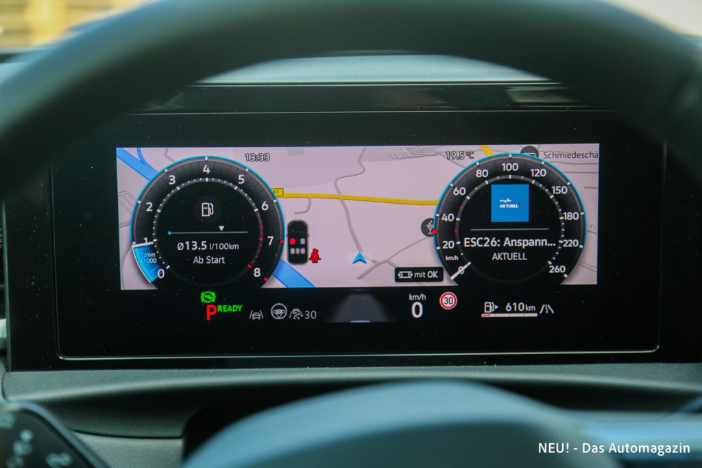 VW T-Roc eTSI Cockpit