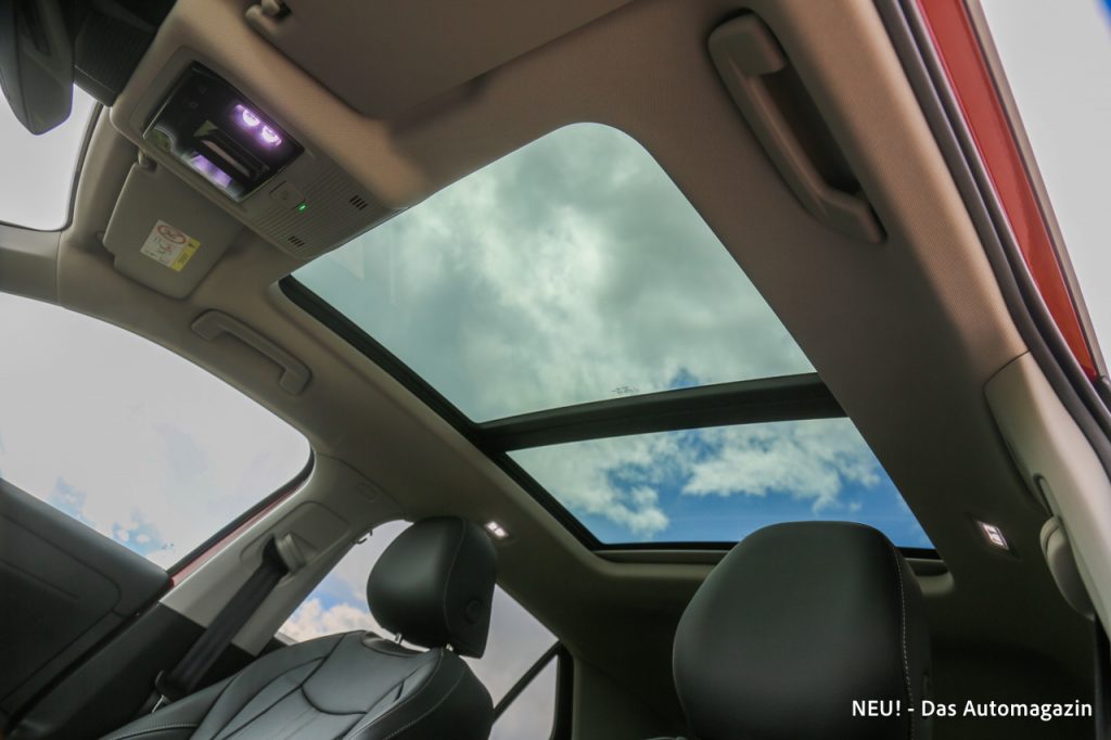 VW T-Roc eTSI Panorama-Glasschiebedach