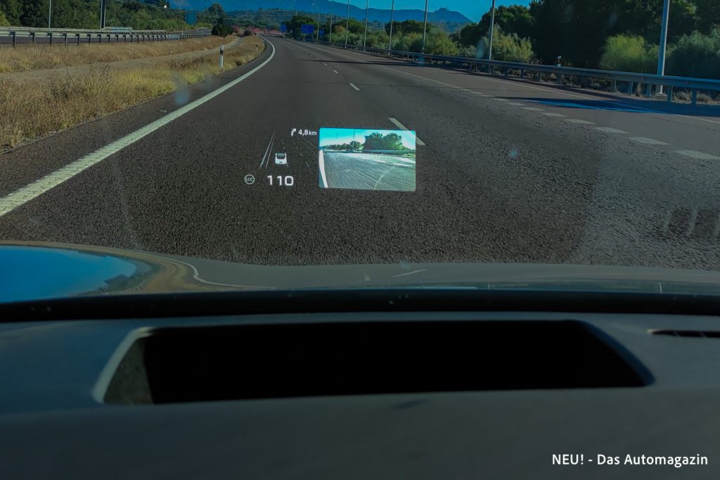 XPeng P7+ Head-up Display