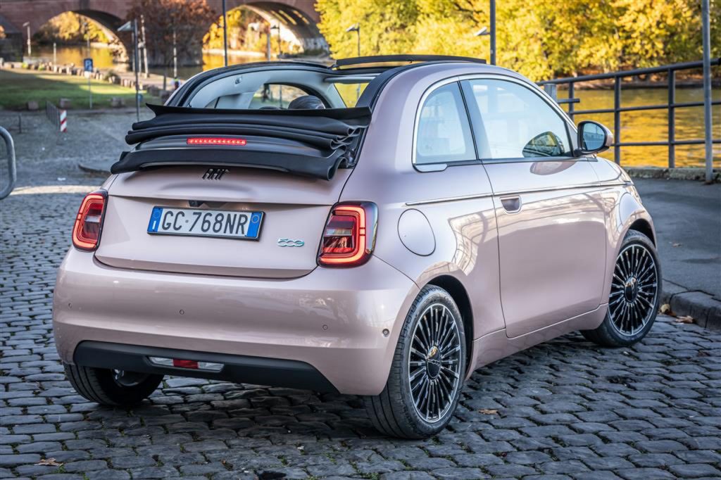 Fiat 500 Elektro Cabrio rear
