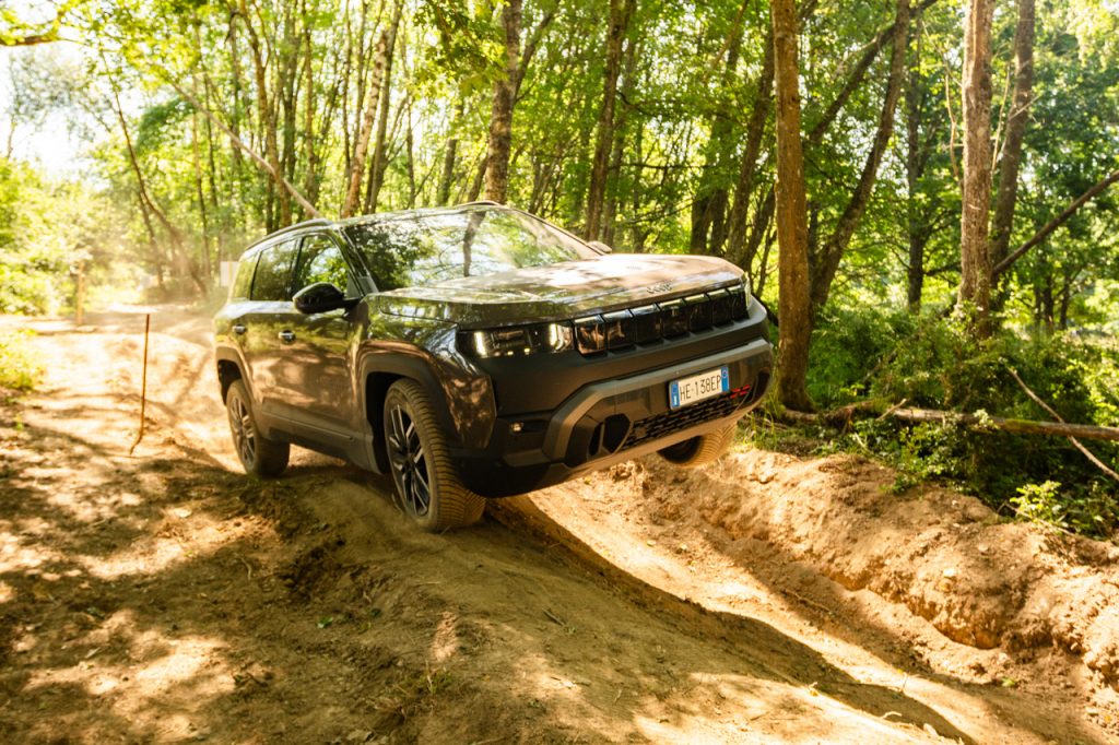 Jeep Compass 4xe offroad