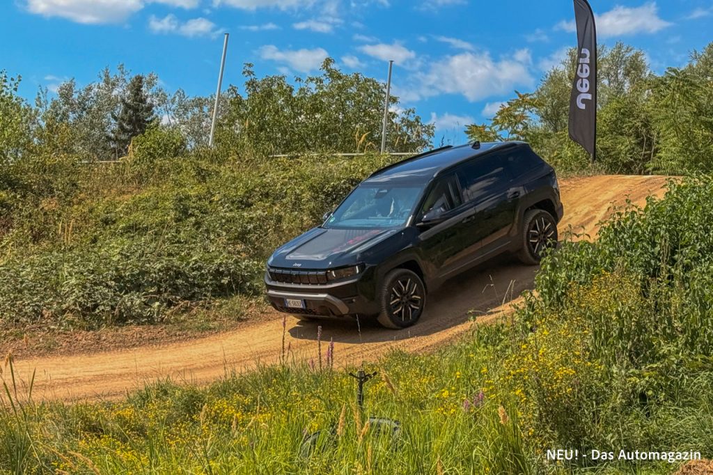 Jeep Compass 4xe Side
