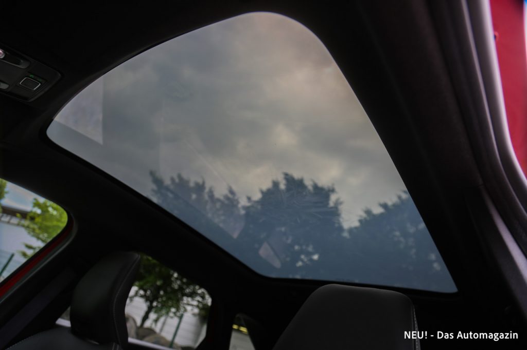 Mitsubishi Grandis Hybrid Panorama-Glasdach durchlässig