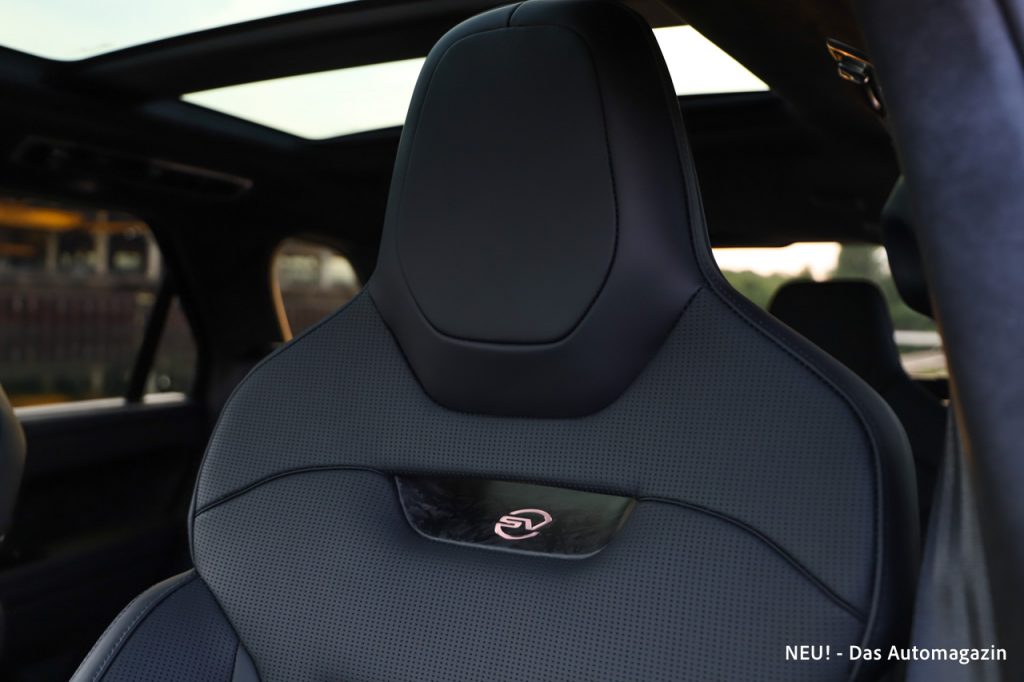 Range Rover Sport SV beleuchtetes SV-Logo Sitz