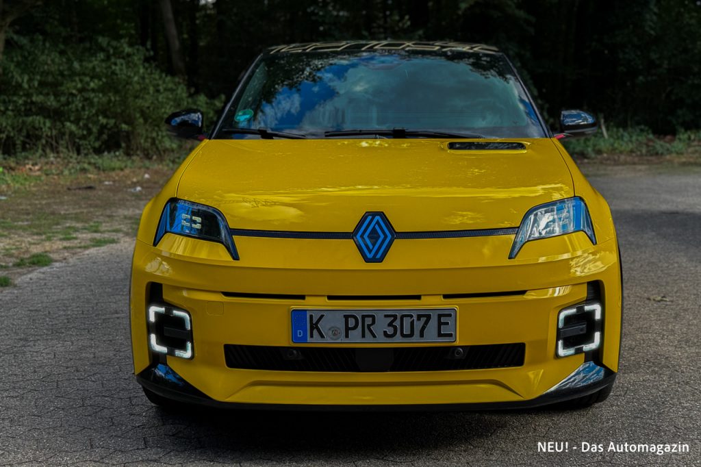 Renault 5 E-Tech Front
