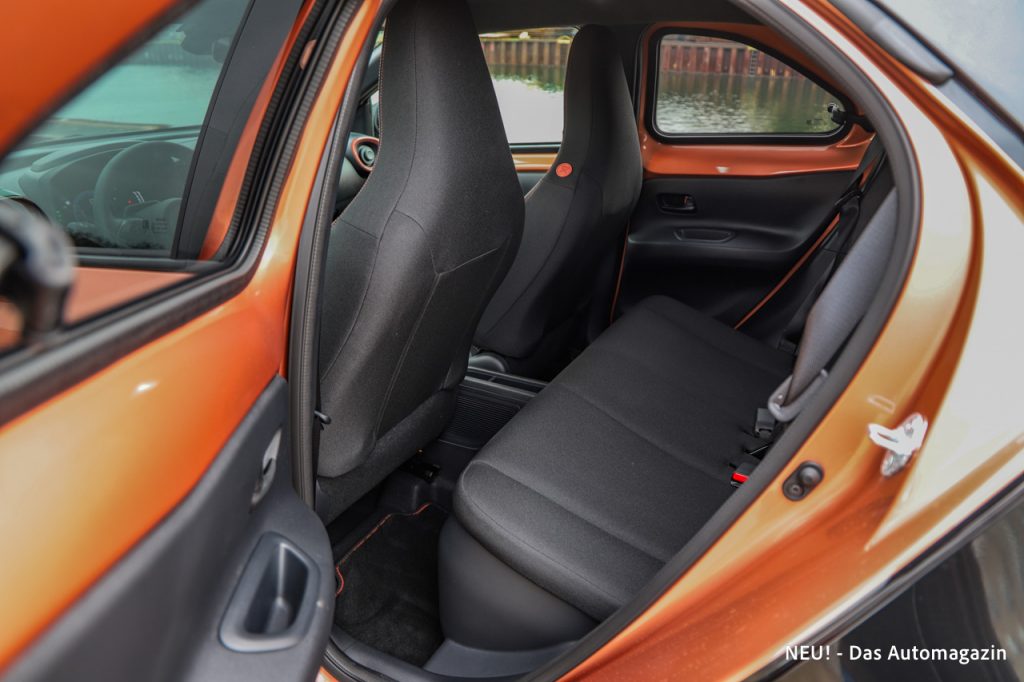 Toyota Aygo X Hybrid Fond