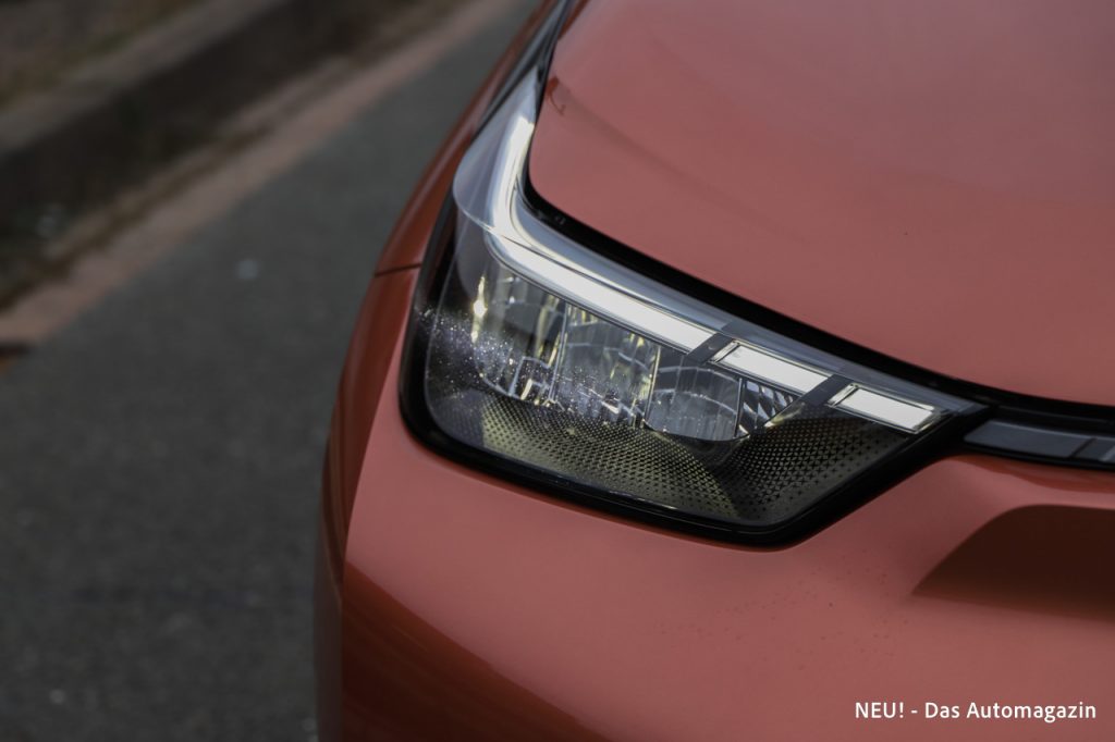 Toyota Aygo X Hybrid LED Scheinwerfer