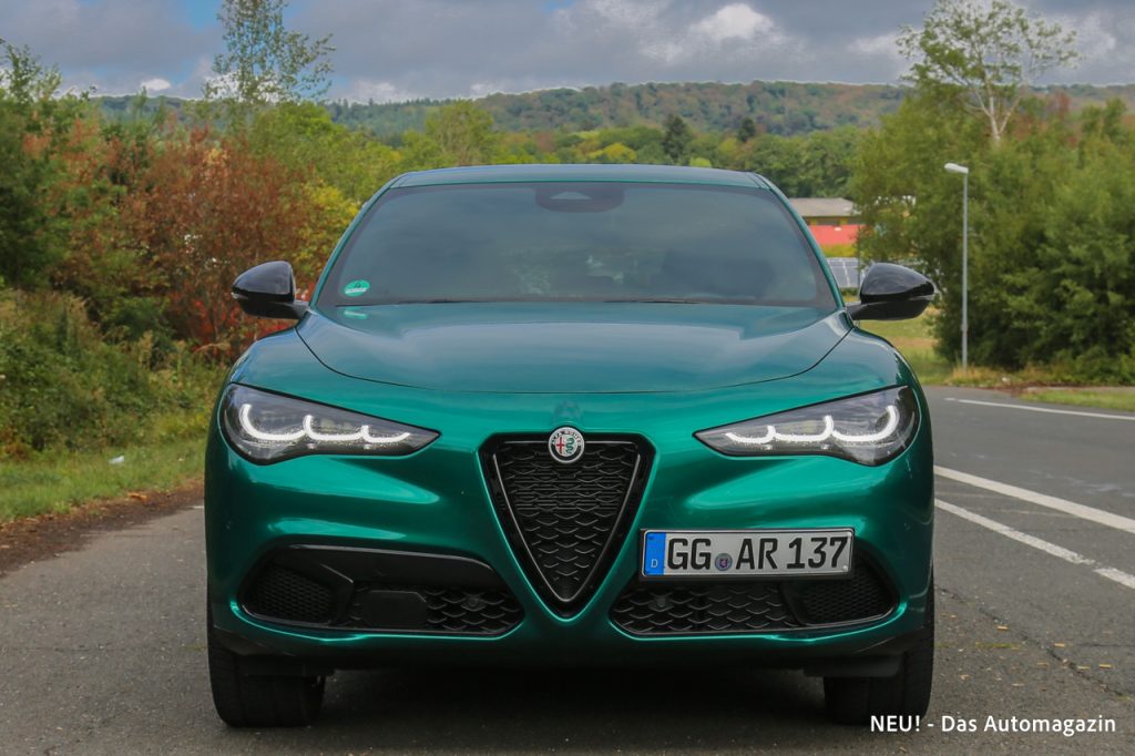 Alfa Romeo Stelvio Diesel Front