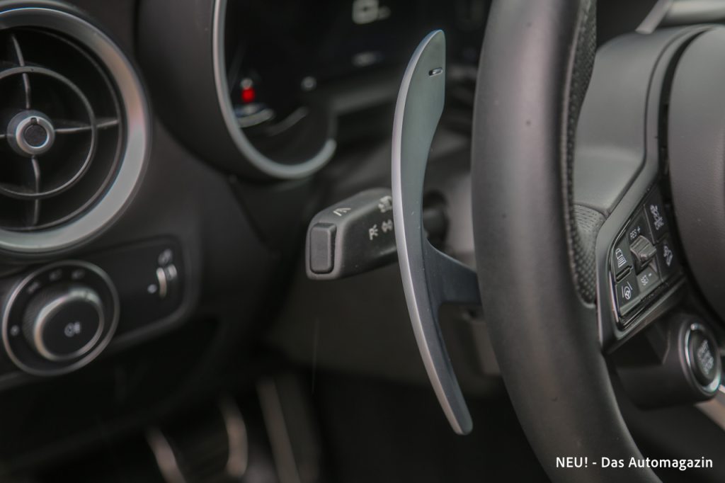 Alfa Romeo Stelvio Diesel Schaltwippe
