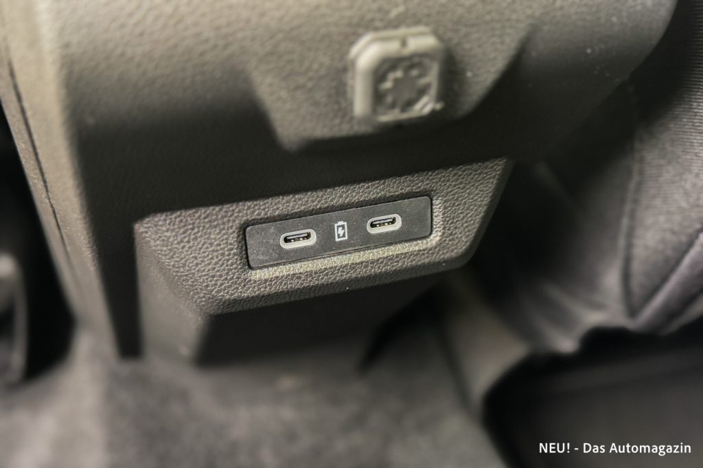 Dacia Bigster 4x4 USB-C Anschlüsse hinten