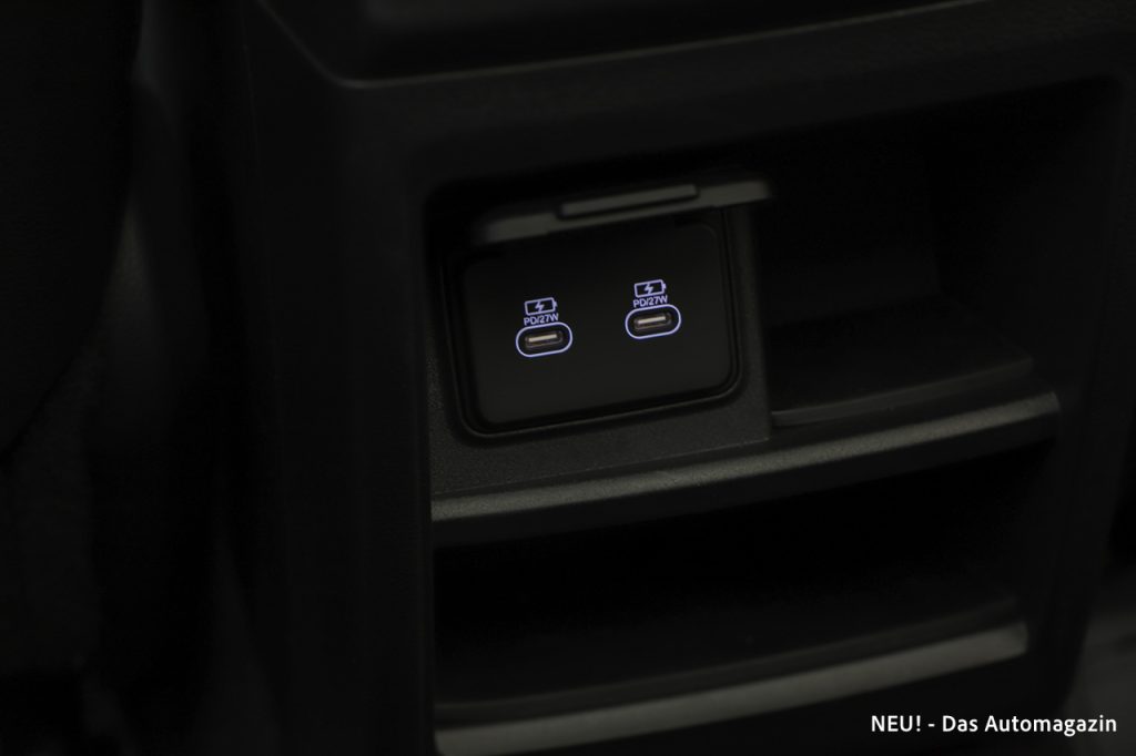 KGM Actyon 4WD 27 Watt USB-C Anschlüsse