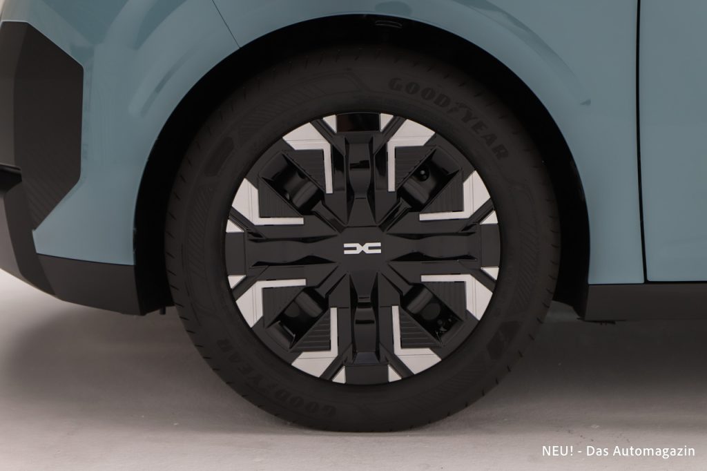 Neuer Dacia Spring Rad