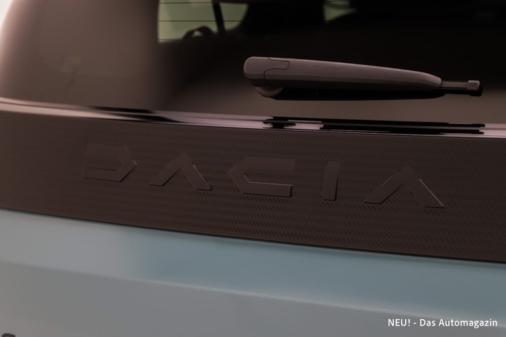 Dacia Schriftzug