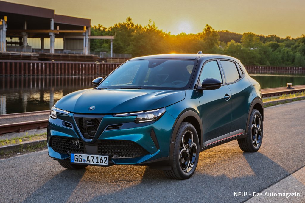 Alfa Romeo Junior Ibrida Q4 vorne