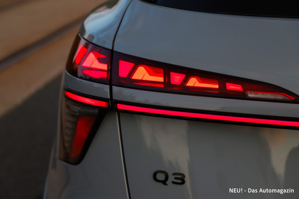 Audi Q3 TDI digitale OLED Heckleuchte