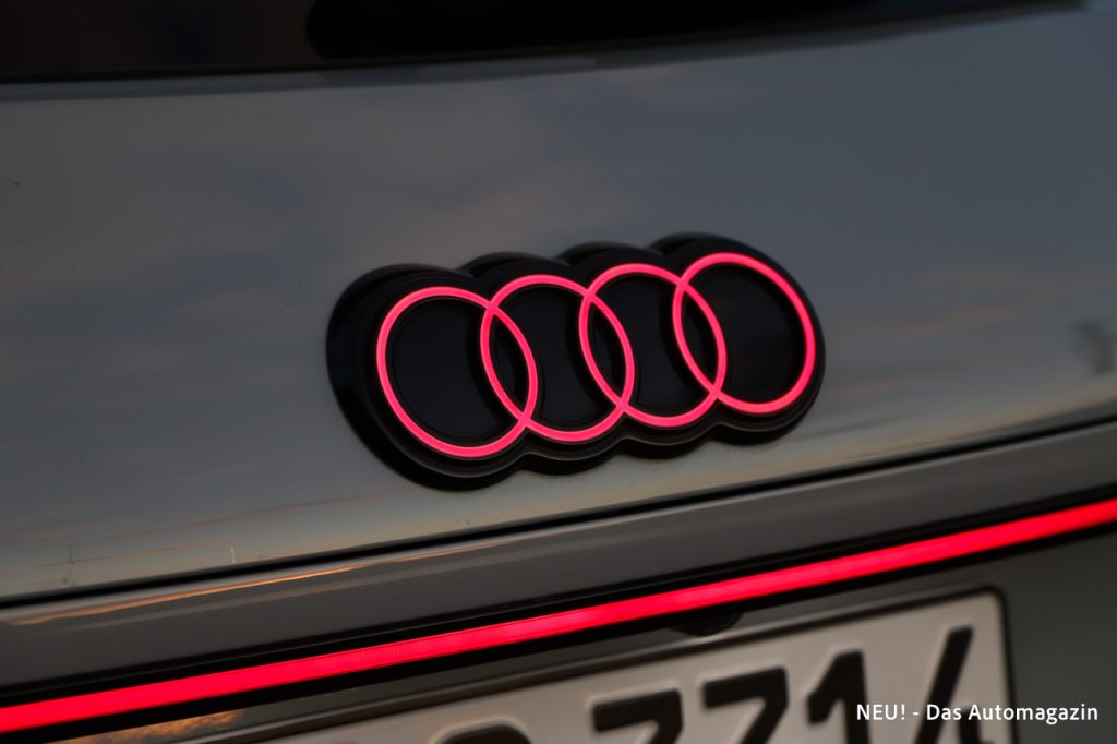 Audi Q3 TDI beleuchtete Audi Ringe