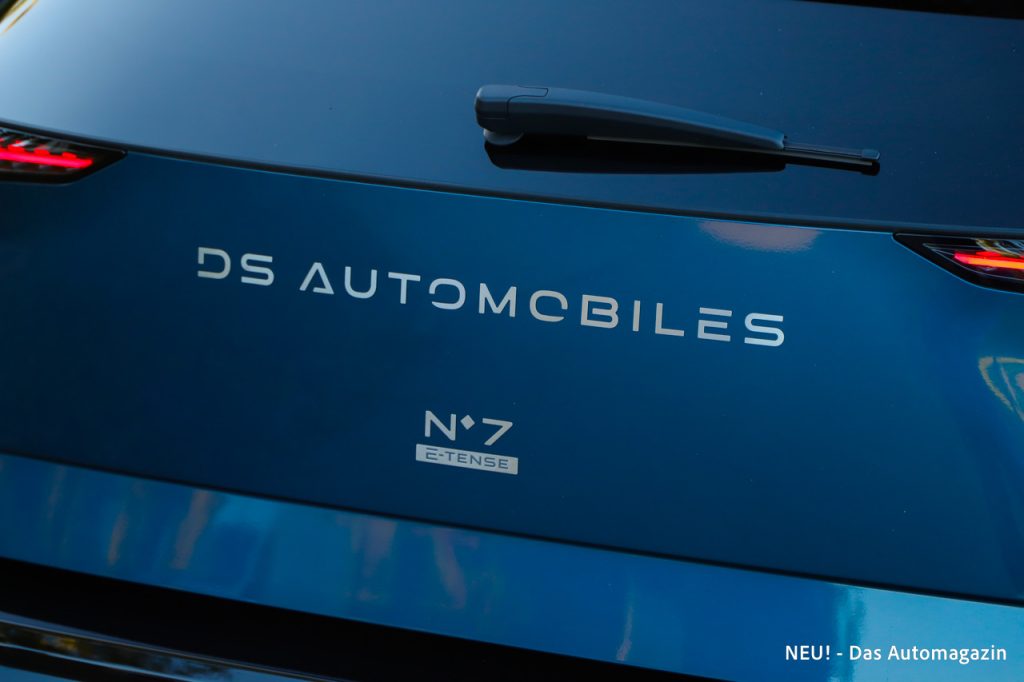 DS No.7 Schriftzug