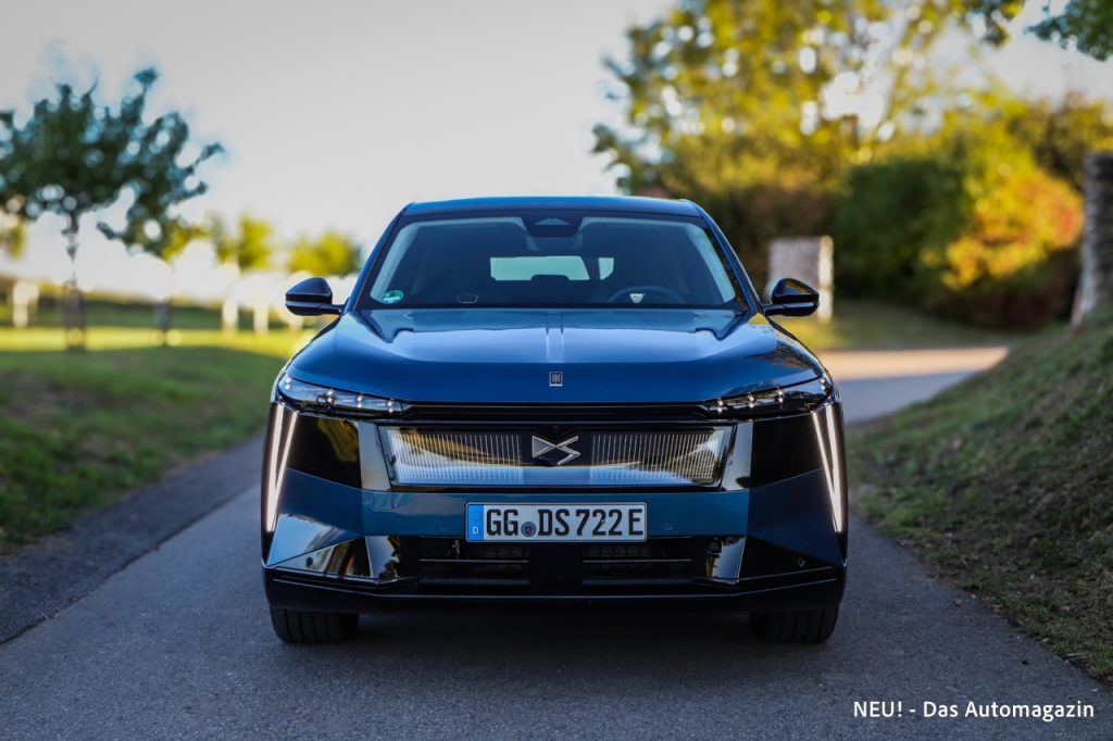 DS No.7 E-Tense Front