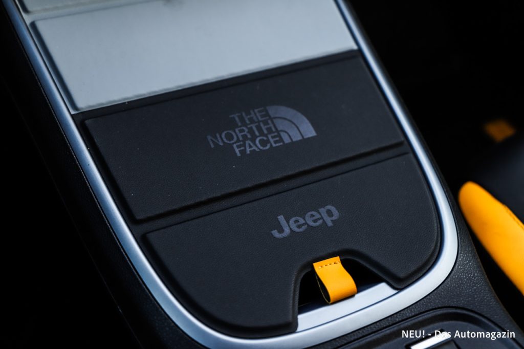 Jeep Avenger 4xe The North Face Abdeckung Mittelkonsole