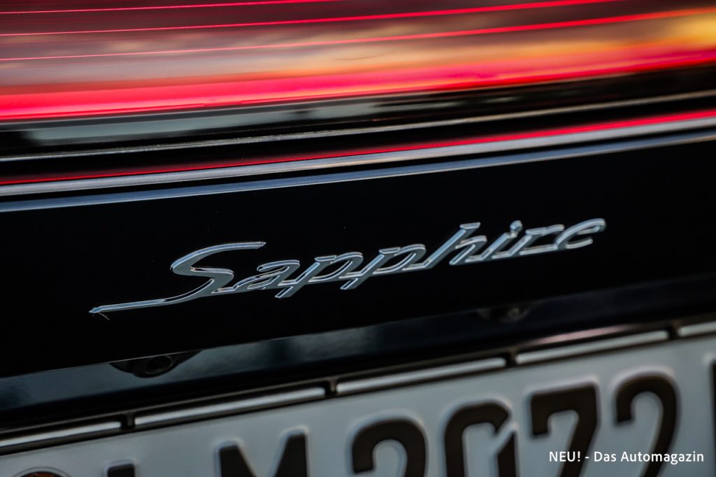 Sapphire Schriftzug