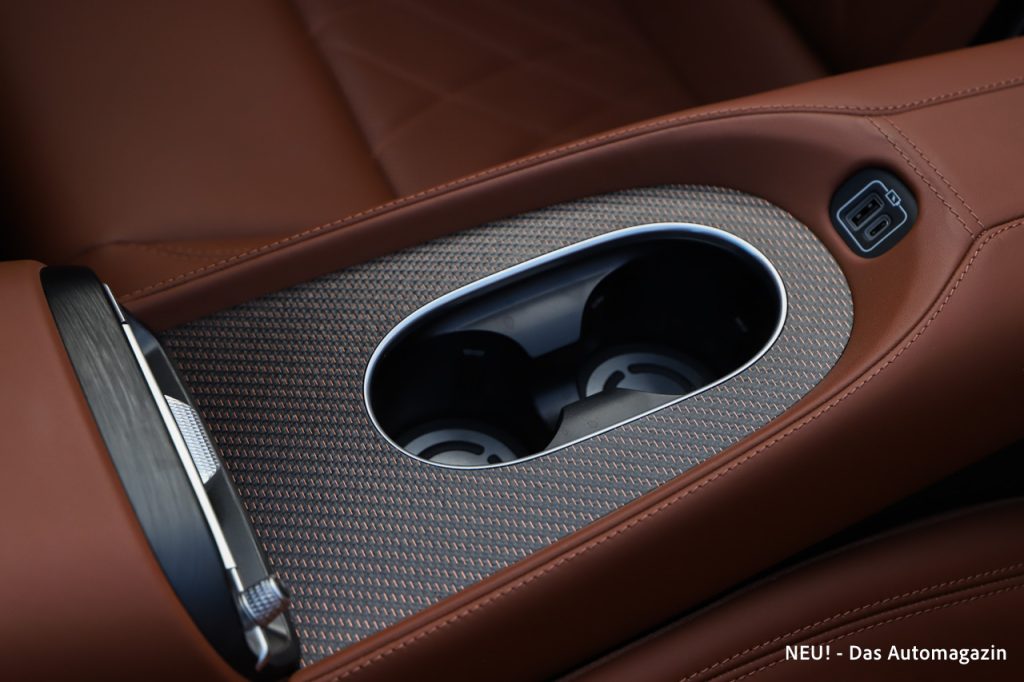 Maserati GranCabrio Folgore Getränkehalter hinten